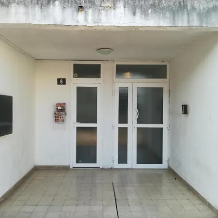 Ryanair's Urban Flat In Zadar-kolovare Zara