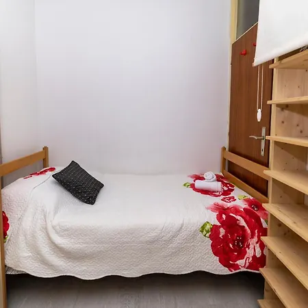 Ryanair'S Urban Flat In Zadar-Kolovare Beach Apartment *