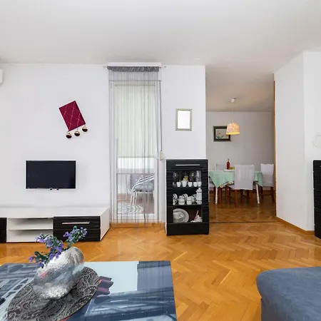 Ryanair'S Urban Flat In Zadar-Kolovare Beach Apartment Zadar