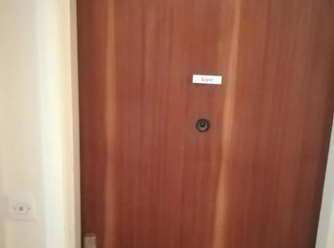 Ryanair's Urban Flat In Zadar-kolovare Apartmán *