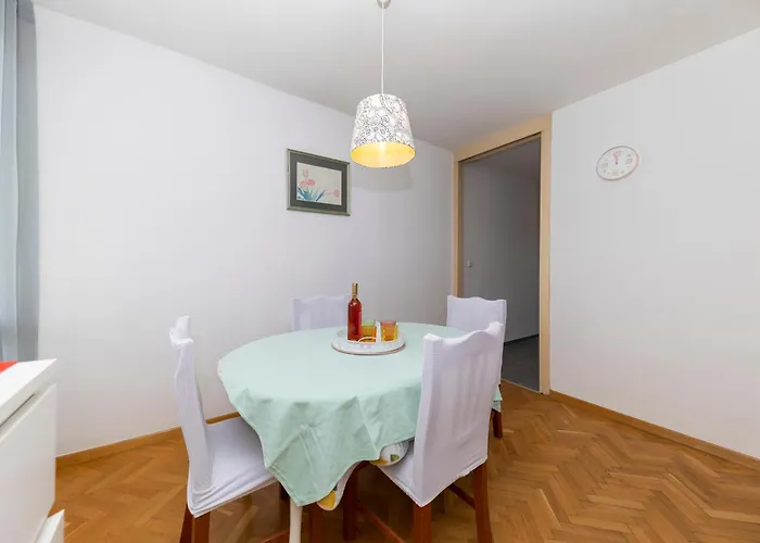 Ryanair's Urban Flat In Zadar-kolovare