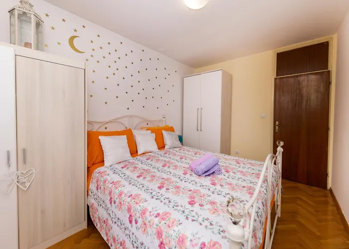 Ryanair's Urban Flat In Zadar-kolovare Zara